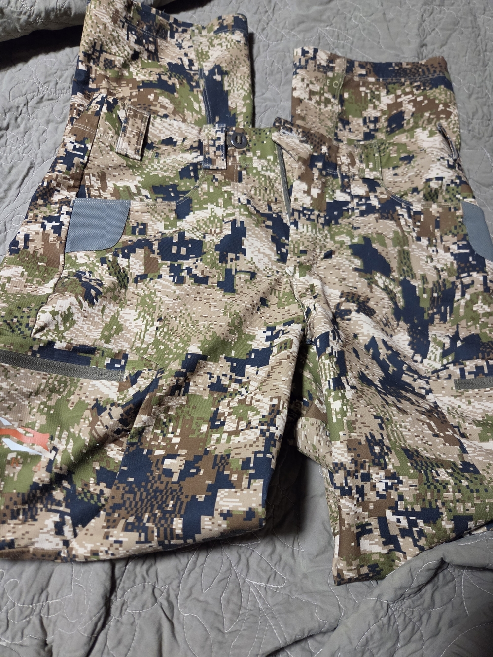 Mens Sitka Camo Hunting Pants in Green, Tan & Navy